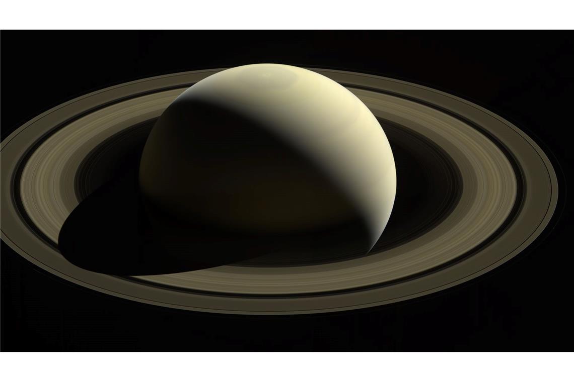 Das von der Raumsonde Cassini aufgenommene Bild zeigt den Saturn.