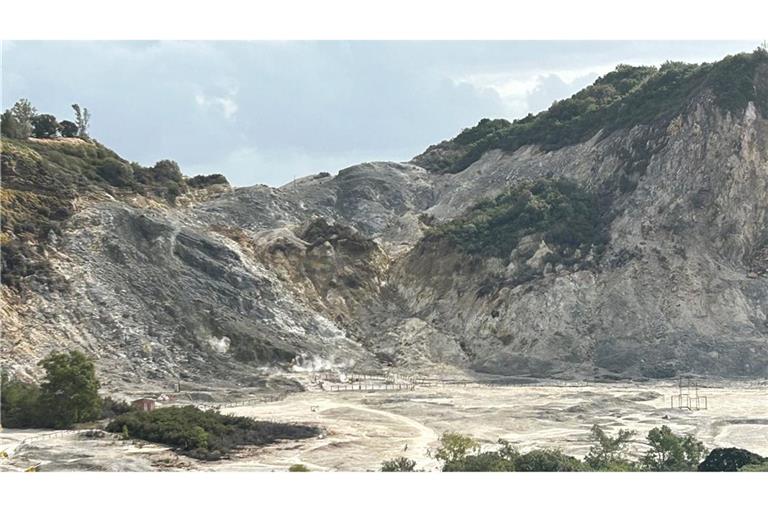 Das Vulkanfeld Solfatara in der Kleinstadt Pozzuoli im Westen der italienischen Millionenmetropole Neapel. (Archivbild)