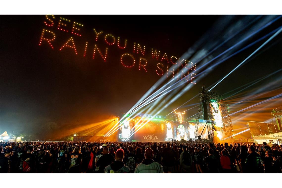 Das Wacken Open Air endete in der Nacht - mit Drohnenshow.