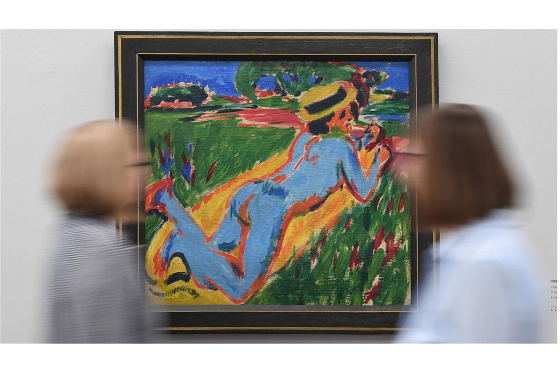 Das Werk „Liegender blauer Akt mit Strohhut“ von Ernst Ludwig Kirchner aus dem Jahr 1909.