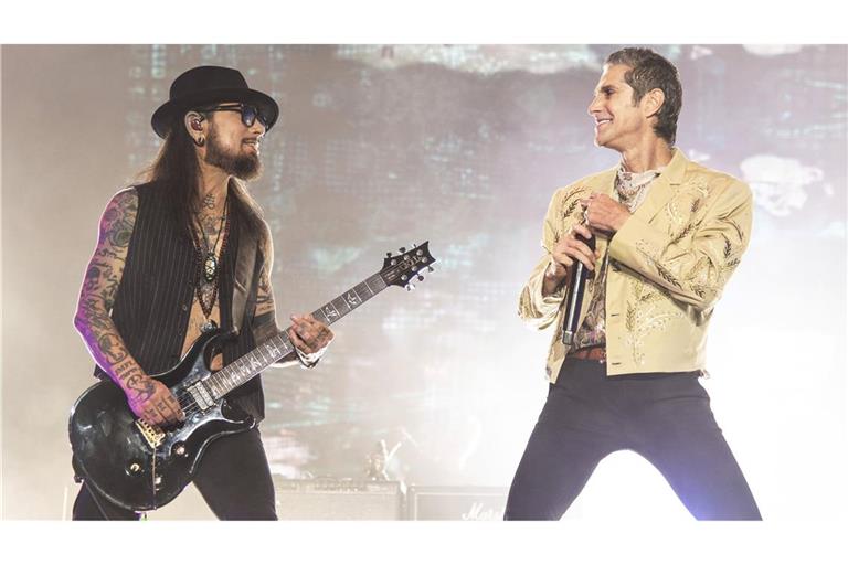 Dave Navarro (l) und Perry Farrell von der US-Band Jane’s Addiction treten beim Louder Than Life Festival 2021 auf. Die laufende Tournee wurde abrupt beendet.