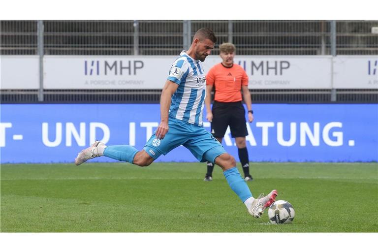 David Braig sorgte mit seinen Elfmetern für die 2:0-Führung der Kickers. Am Ende hieß es 2:2.