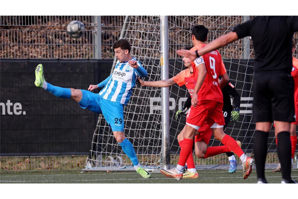 David Stojak traf zum 1:1 – am Ende verlieren die Kickers mit 1:2.