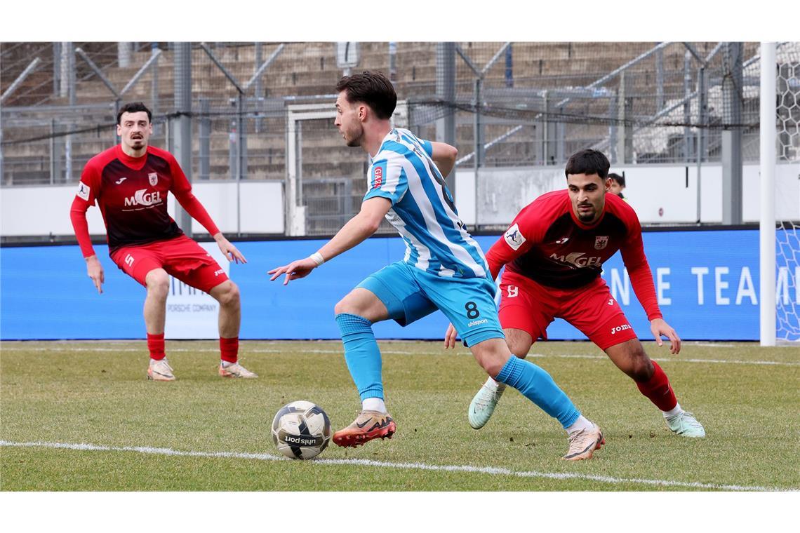 David Tomic mit vielen Ballkontakten im Mittelfeld