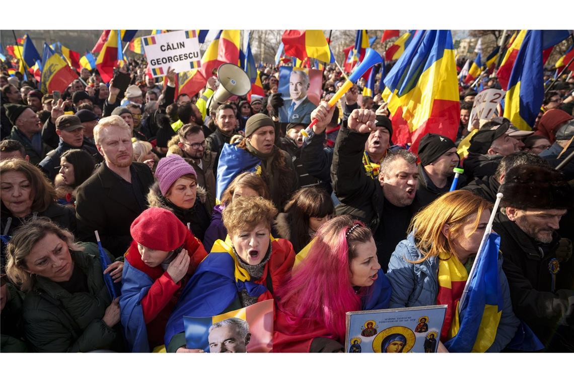 Demonstranten protestierten gegen die Entscheidung, die der ersten Runde der Präsidentenwahl zu annullieren.