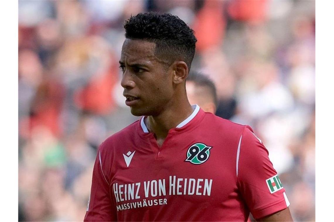 Ehemaliger VfB-Profi jetzt Hospitant bei Wacker Innsbruck Dennis Aogo bei einem Spiel. Foto: Peter Steffen/dpa