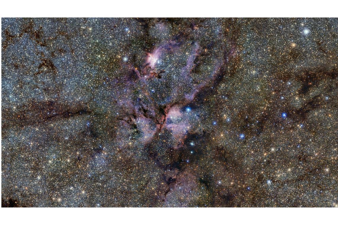 Der 8000 Lichtjahre entfernte Emissionsnebel NGC 6357, abgebildet durch das ESO-Teleskop VISTA, Aufnahme zur Verfügung gestellt von der Europäischen Südsternwarte (ESO).