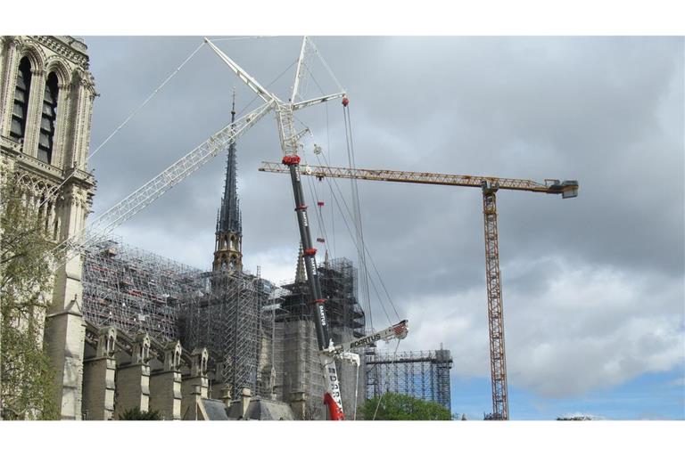 Der Abbau des Baugerüsts an der Pariser Kathedrale Notre-Dame schreitet fünf Jahre nach dem Großbrand am 15. April 2019 voran. (Archivbild)