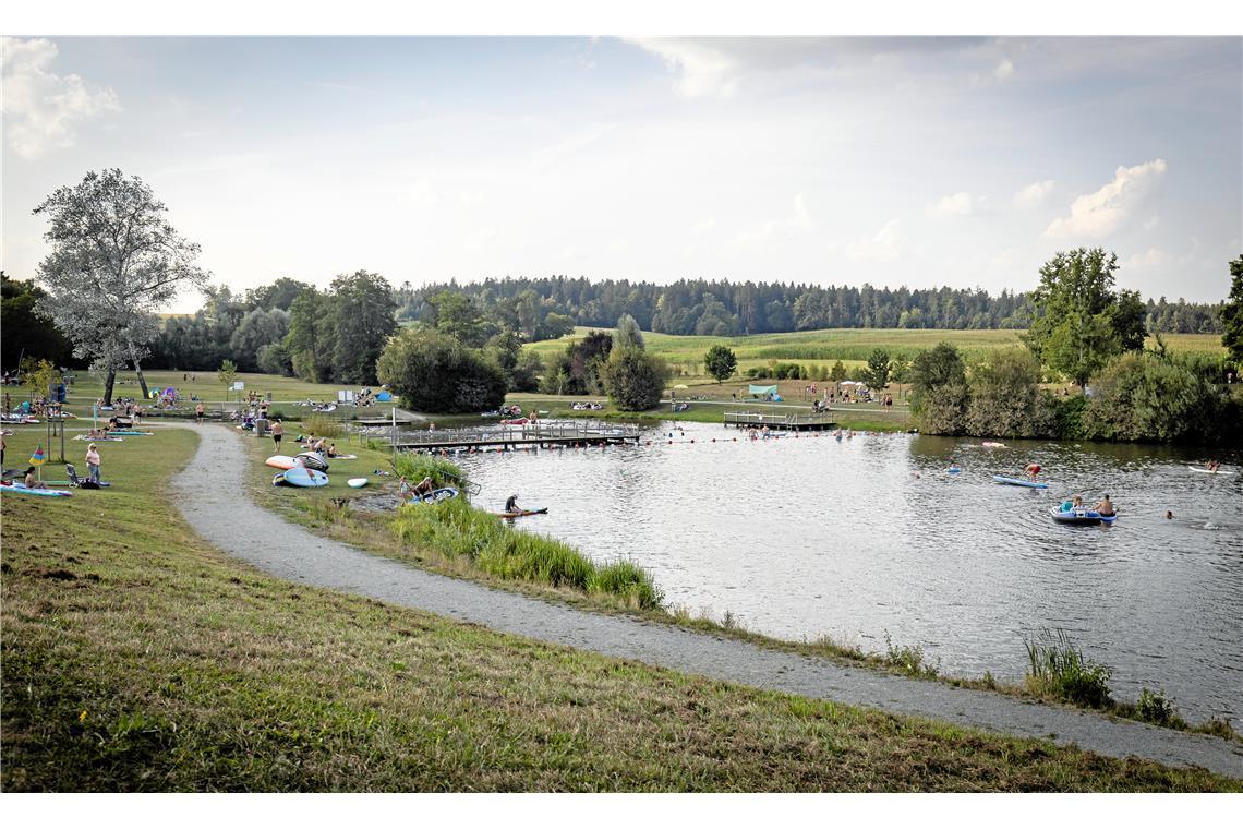 Der Aichstrutsee bei traumhaftem Sommerwetter.