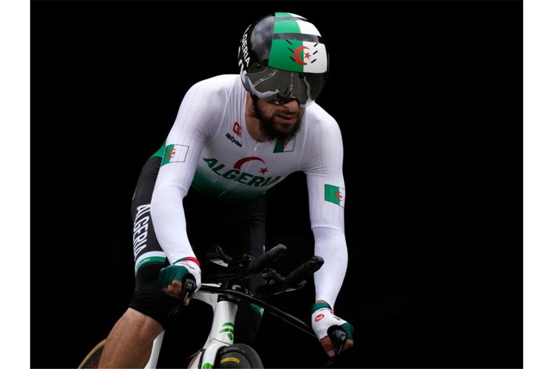 Algerier Lagab: „Kein Kamelrennen bei Olympia“ Der Algerier Azzedine Lagab hat auf die rassistische Entgleisung des deutschen Rad-Sportdirektors Patrick Moster reagiert. Foto: Christophe Ena/AP/dpa
