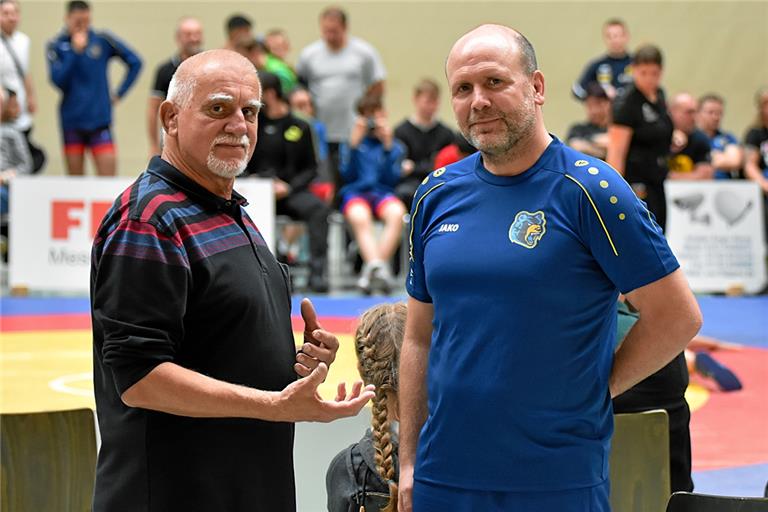 Der alte Fahrensmann und die neue treibende Kraft bei den TSG-Ringern: Werner Stradinger (links) und Joachim Krohlas. Foto: Tobias Sellmaier