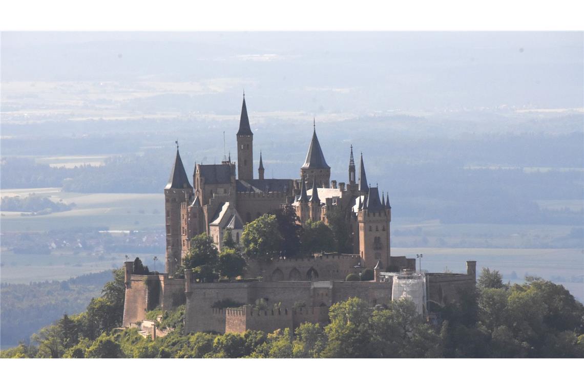 Der Ausblick von der Hohenzollernalb beim Valentinstags-Menü dürfte spektakulär sein.