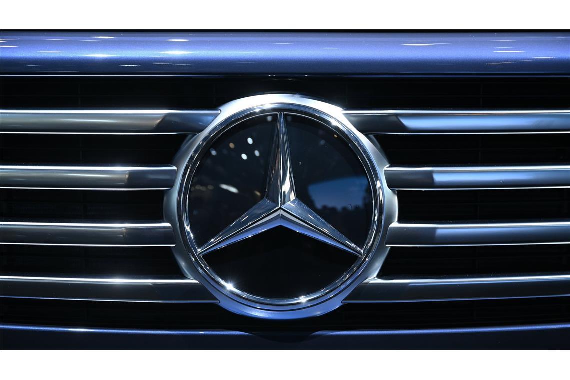 Der Autobauer Mercedes-Benz hat einen deutlichen Gewinneinbruch erlitten (Symbolbild).