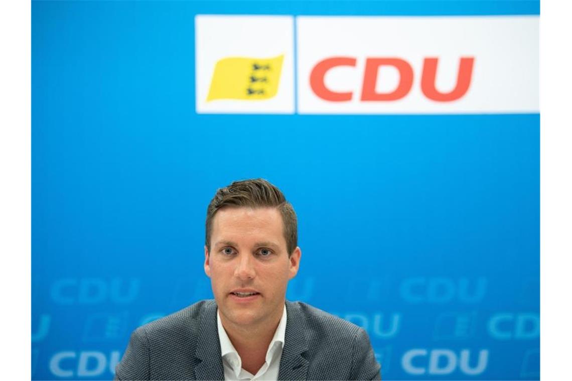 Südwest-CDU „sinksauer“ auf Löbel Der baden-württembergische CDU-Generalsekretär Manuel Hagel spricht bei einer Pressekonferenz. Foto: Sebastian Gollnow/dpa/Archivbild