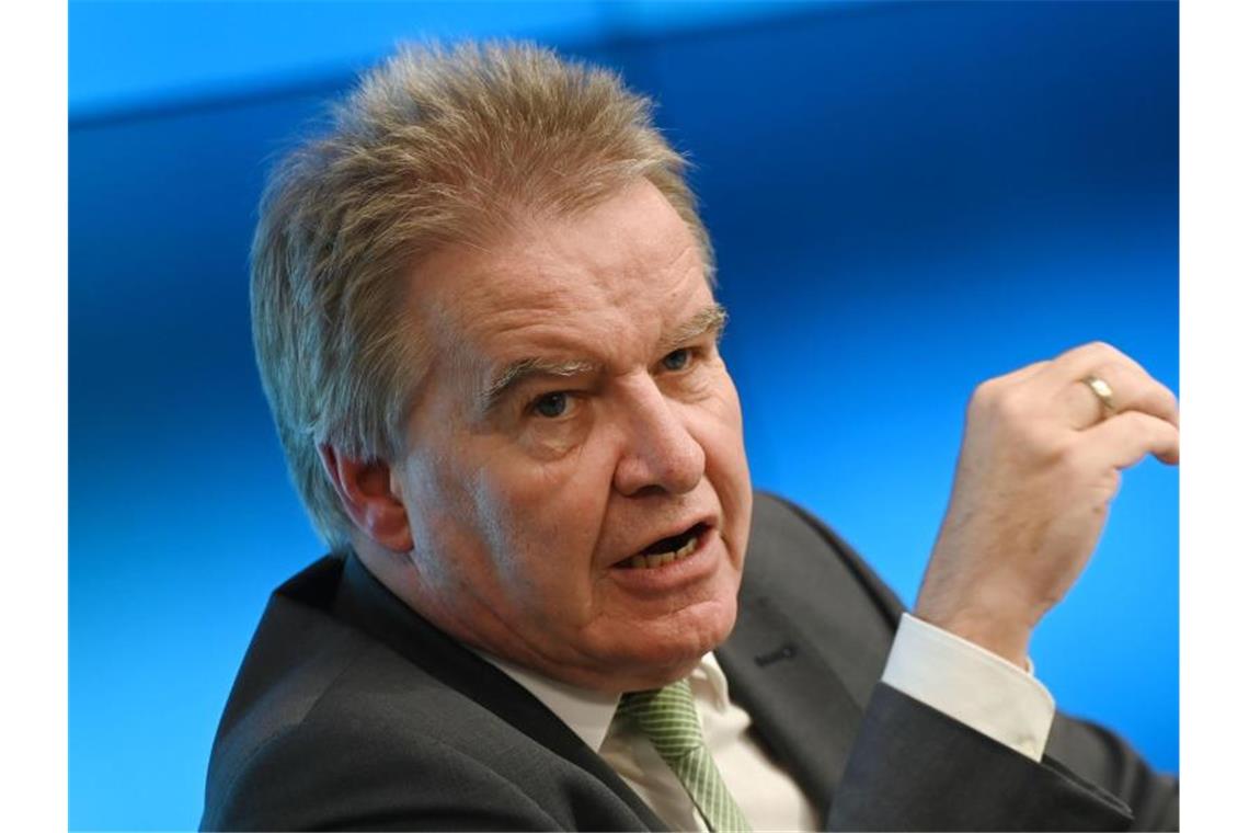 Gemeinden im Schwarzwald sollen Radonvorsorgegebiete werden Der baden-württembergische Umweltminister Franz Untersteller Die Grünen) nimmt an einer Pressekonferenz der Landesregierung teil. Foto: Marijan Murat/dpa/Archiv