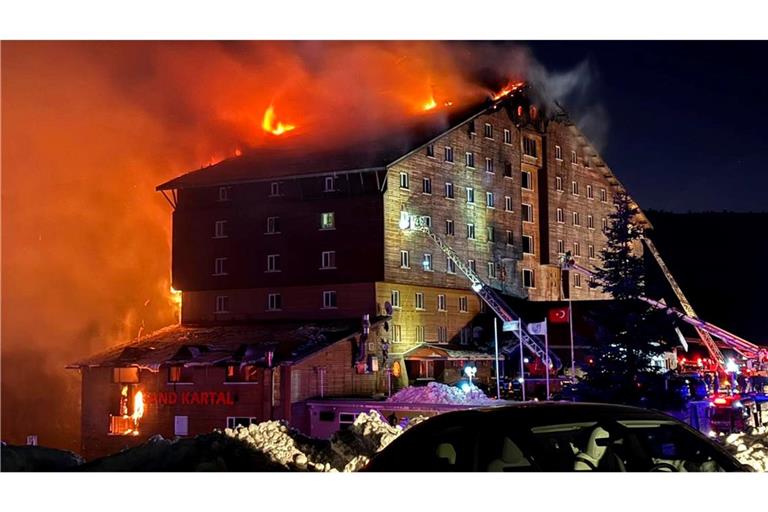 Der Brand in dem Hotel brach in der Nacht aus. (Foto aktuell)