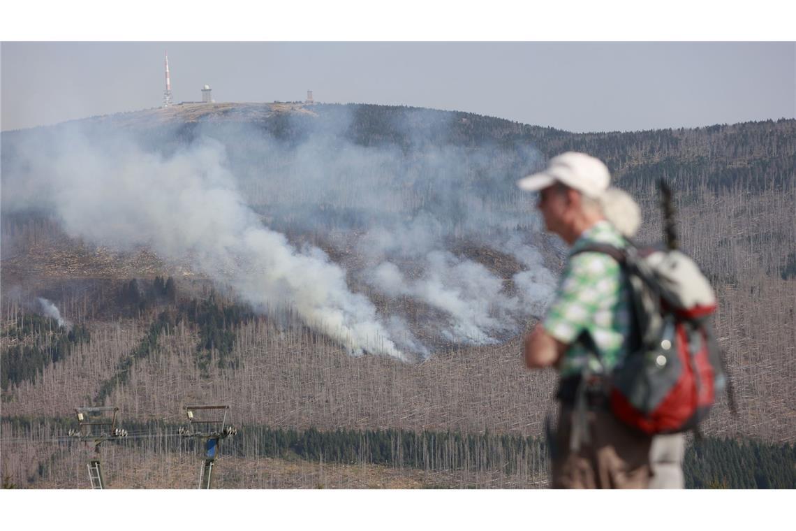 Der Brand unterhalb des Brockens im Harz ist noch nicht unter Kontrolle (Foto aktuell).