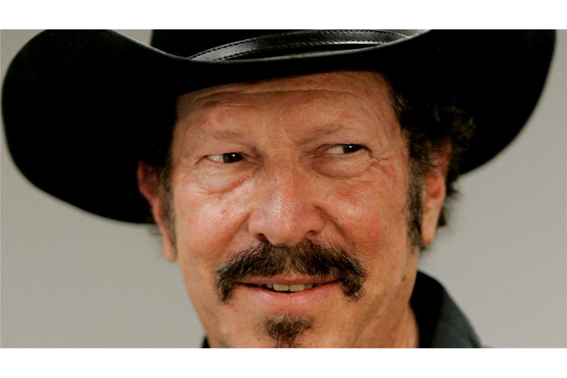 Der Country-Sänger, Satiriker, Autor und Aktivist Kinky Friedman ist im Alter von 79 Jahre gestorben.