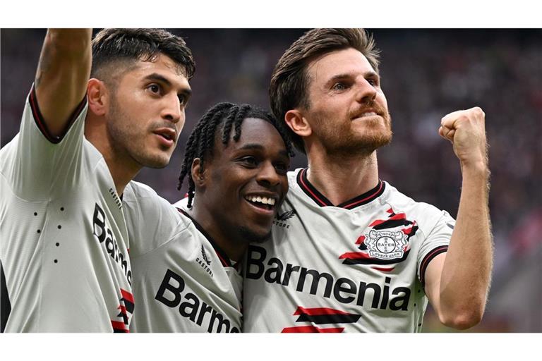 Der deutsche Meister Bayer Leverkusen feiert in Frankfurt den nächsten Auswärtssieg.