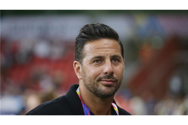 Der ehemalige Bundesligaprofi Claudio Pizarro wird Ehrenprofessor. (Archivbild)