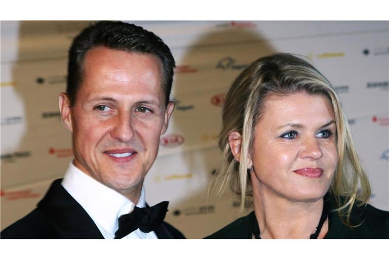 Der ehemalige Formel-1-Rennfahrer Michael Schumacher und seine Frau Corinna beim 31. Deutschen Sportpresseball 2012.