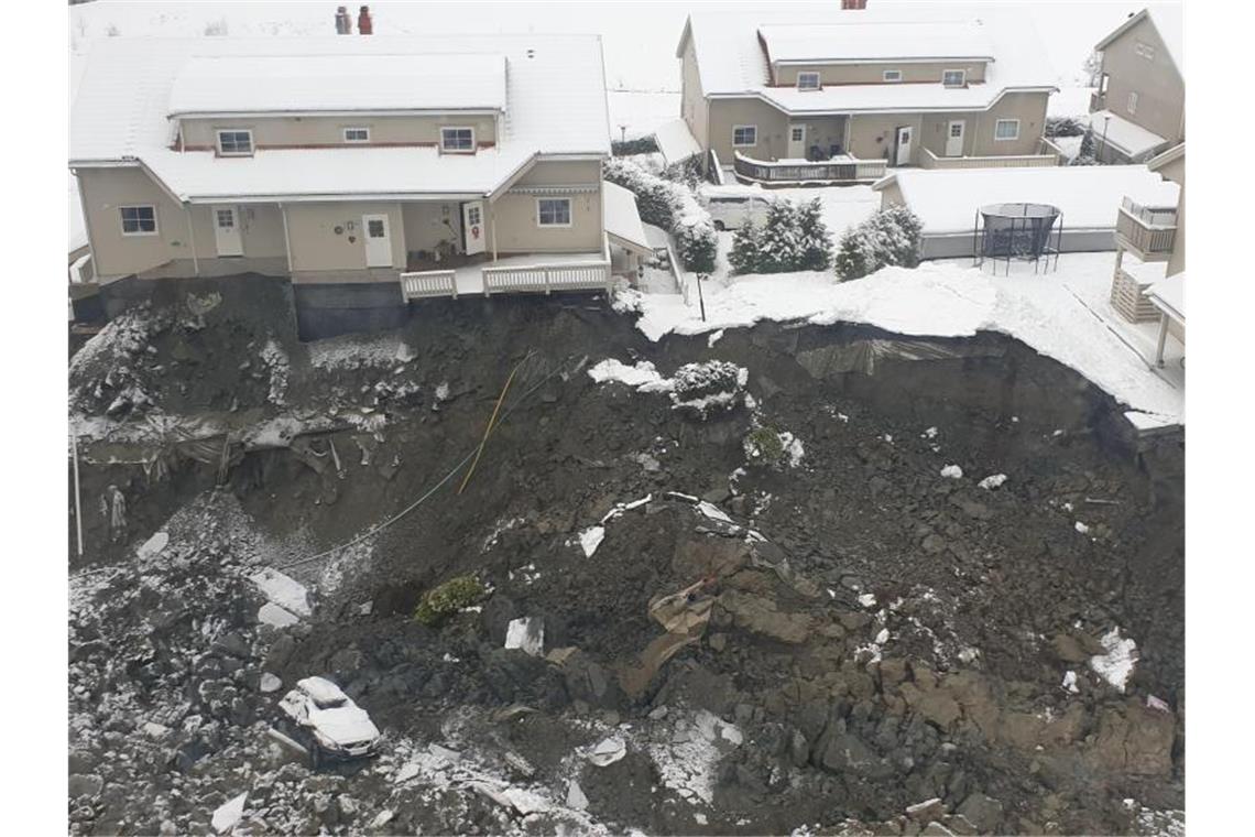 Mittlerweile vier Tote nach Erdrutsch in Norwegen gefunden Der Erdrutsch in der Kommune Gjerdrum hat großen Schaden hinterlassen und zahlreiche Häuser zerstört. Foto: Jaran Wasrud/Nve/NVE/NTB/dpa