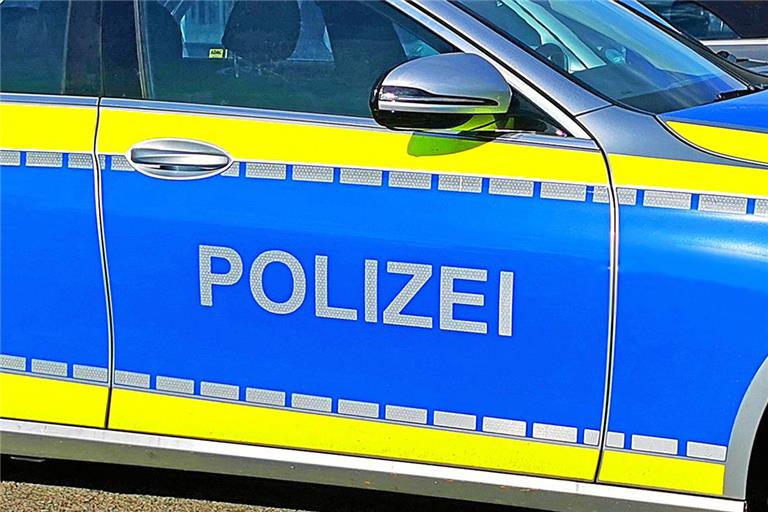 Der Fahrer bleibt laut Polizei glücklicherweise unverletzt. Symbolfoto: Tobias Sellmaier