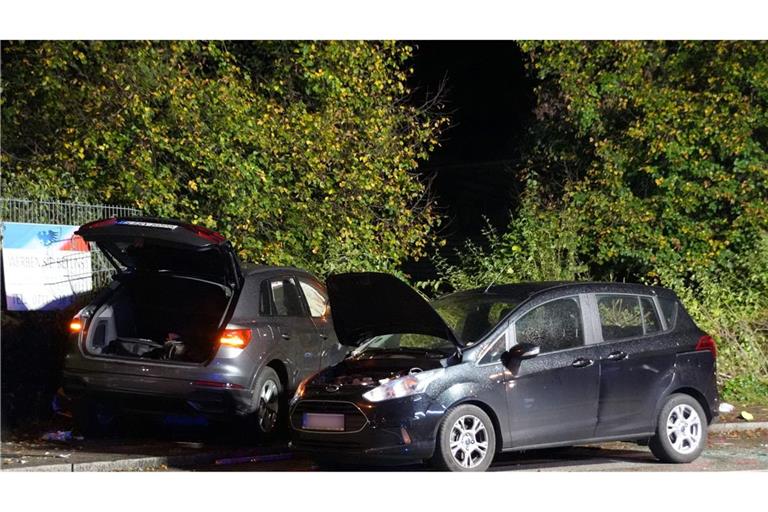 Der Fahrer eines Unfall mit drei Toten will sich nicht äußern.