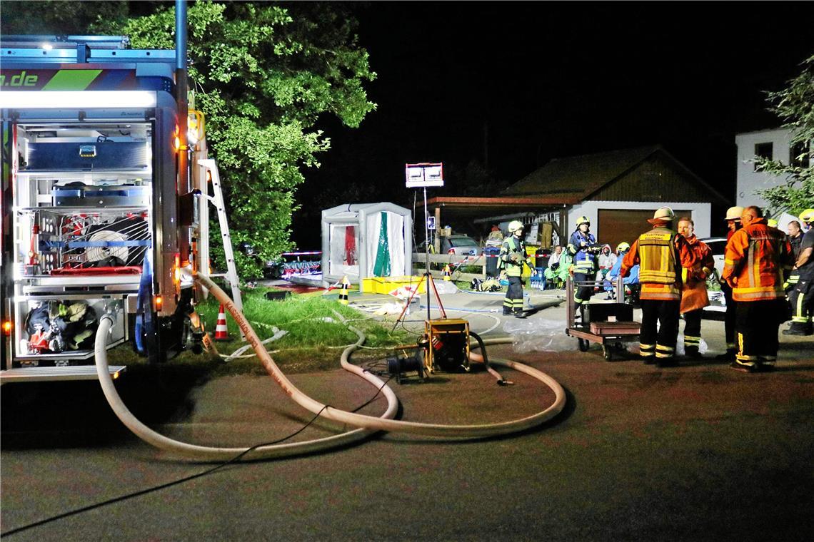 Der Gefahrgutzug der Feuerwehr Winnenden kam zum Einsatz. Foto: 7aktuell.de/Kevin Lermer