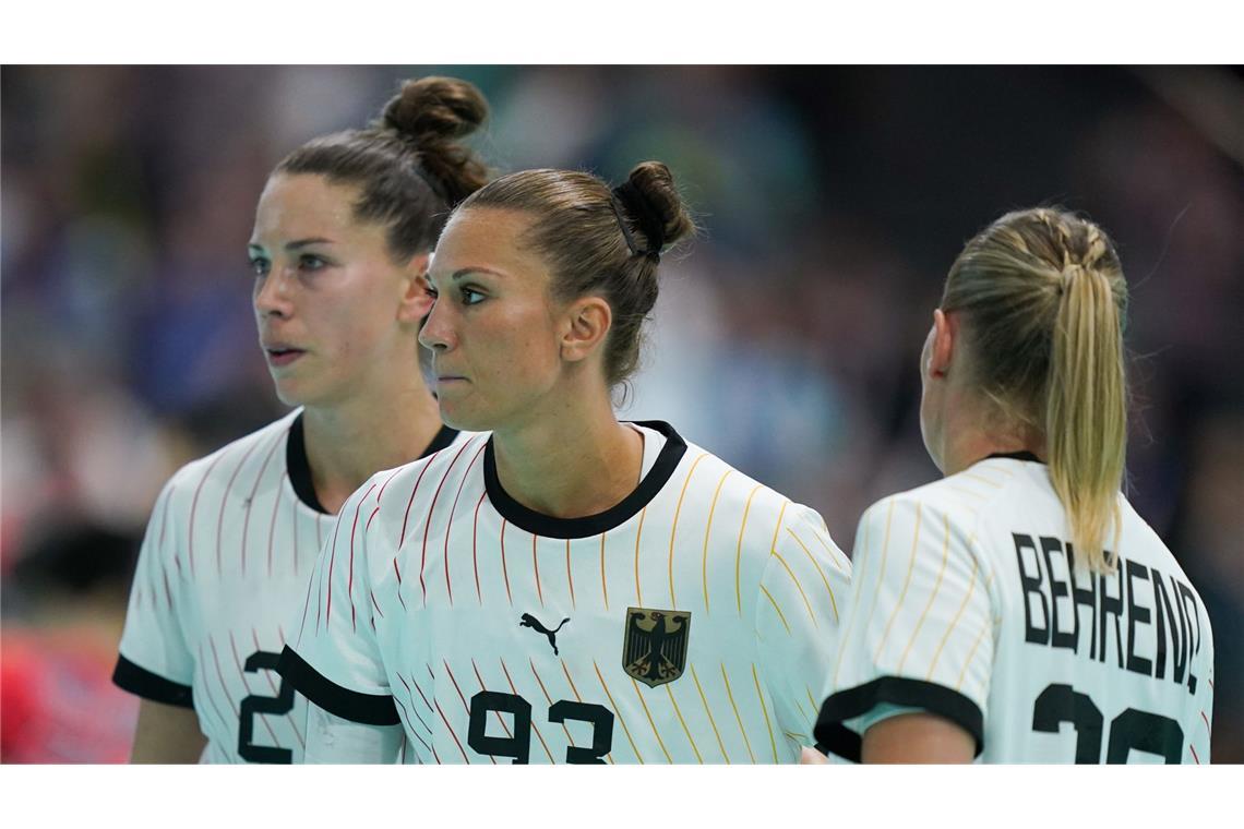 Der große Wurf war’s noch nicht. Nach der Auftaktniederlage stehen die deutschen Handballerinnen bereits unter Druck.