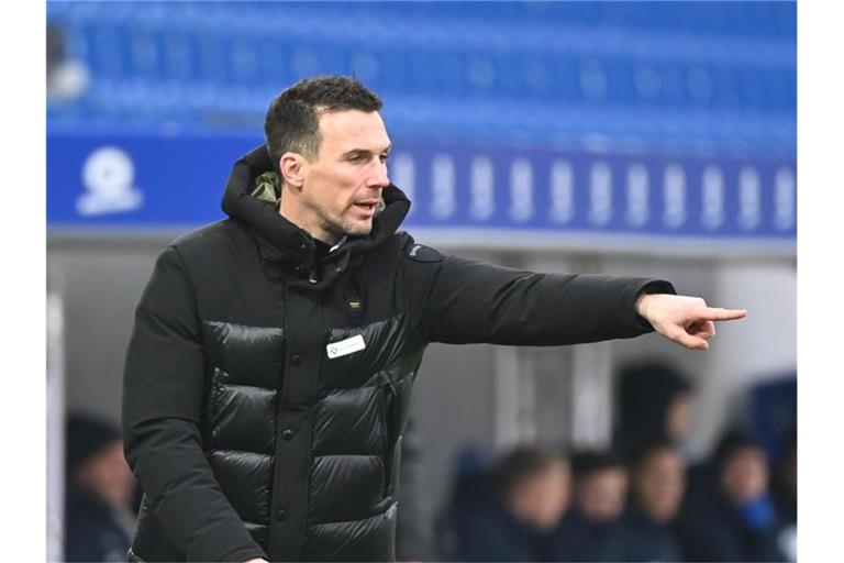 Der Karlsruher Trainer Christian Eichner. Foto: Uli Deck/dpa/Archivbild