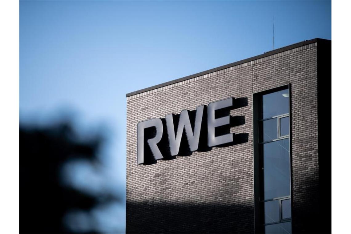 RWE will 50 Milliarden Euro in Grünstrom-Ausbau investieren Der Konzern RWE will bis 2030 insgesamt 50 Milliarden Euro in sein Kerngeschäft investieren. Foto: Fabian Strauch/dpa