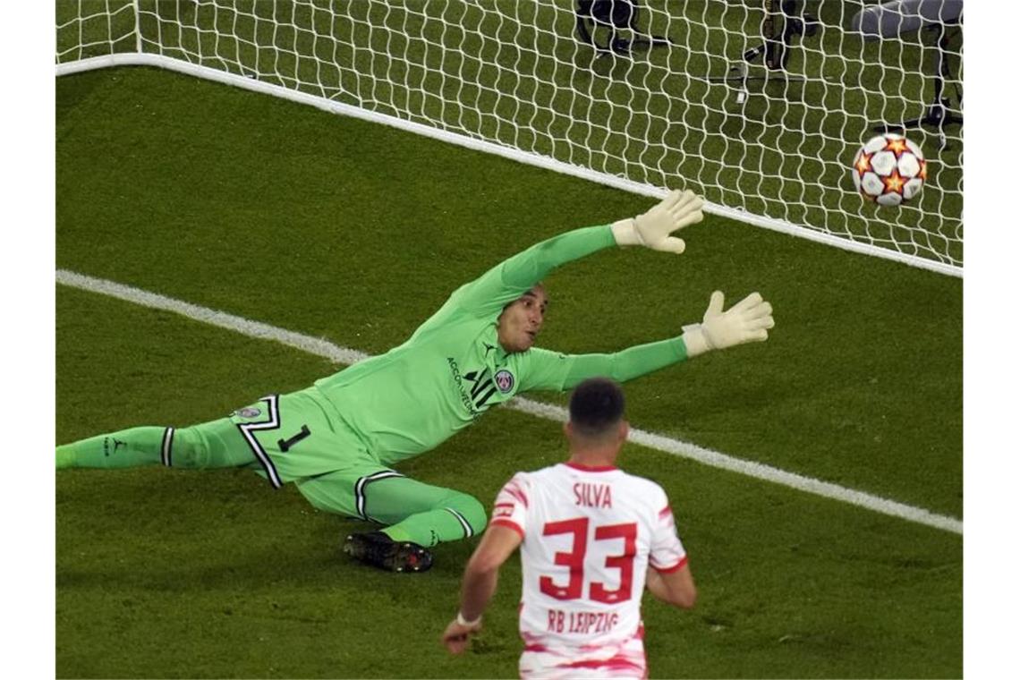 Doppelter Messi trifft - Mutige Leipziger verlieren knapp Der Leipziger Stürmer André Silva traf zum 1:1-Ausgleich. Foto: Christophe Ena/AP/dpa