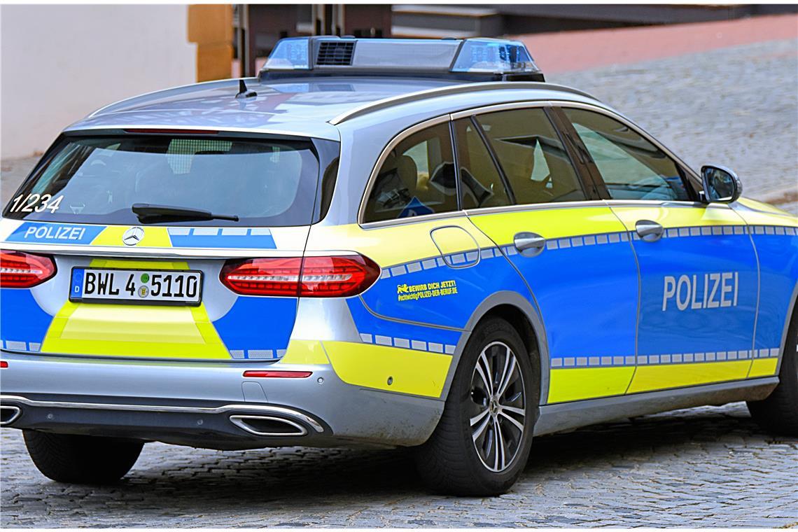 Der Mann wird zur Ausnüchterung mit aufs Polizeirevier genommen. Symbolfoto: Tobias Sellmaier