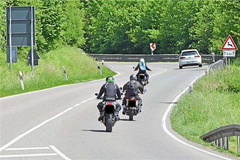 Der Motorradlärm auf der Sulzbacher Steige belastet die Anwohnerinnen und Anwohner schon lange. Archivfoto: Tobias Sellmaier 