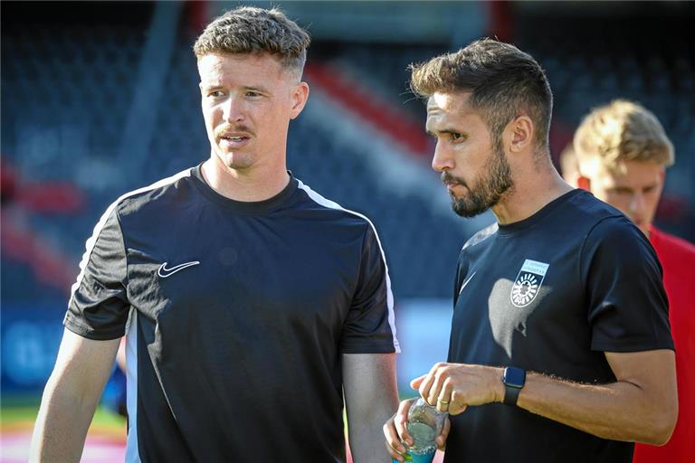 Der neue Co-Trainer Patrick Ziegler (links) mit Kapitän Volkan Celiktas. Foto: Alexander Becher