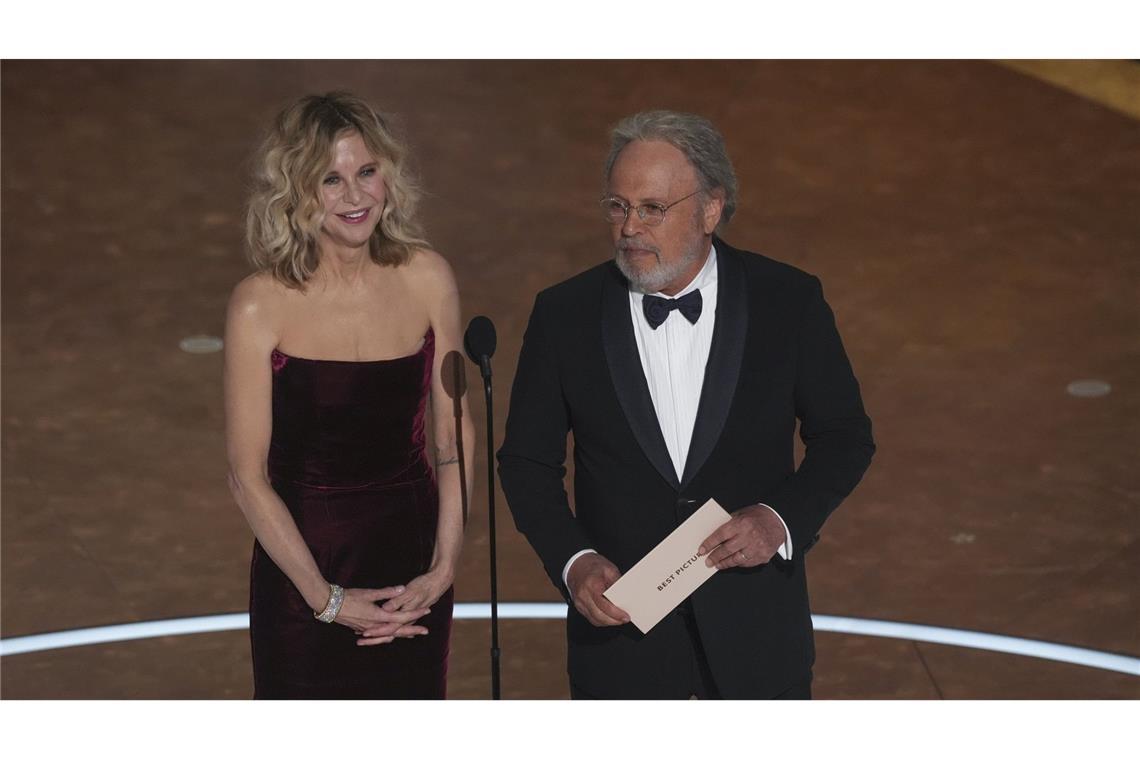 Der Oscar für den besten Film ging an „Anora“ – präsentiert wurde er von Meg Ryan und Billy Crystal.