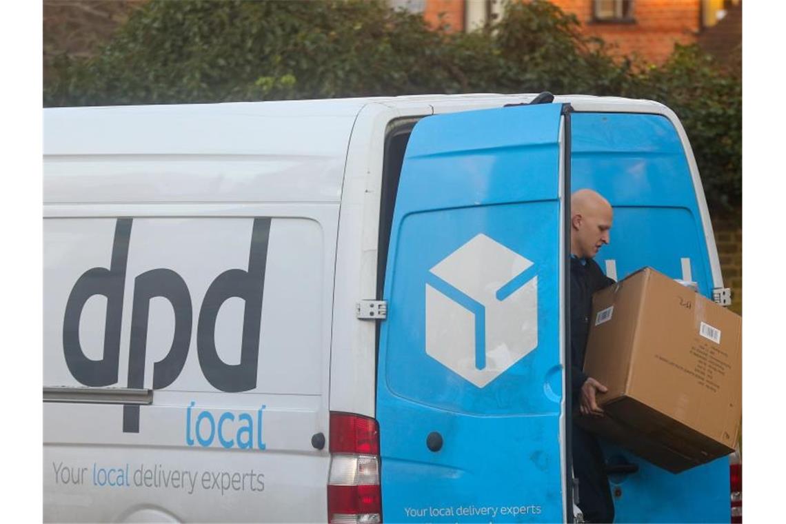 Britische Unternehmen bekommen Brexit-Folgen zu spüren Der Paket-Dienstleister DPD stellt Lieferungen von Großbritannien auf den europäischen Kontinent und nach Irland vorübergehend ein. Foto: Steve Taylor/SOPA Images via ZUMA Wire/dpa