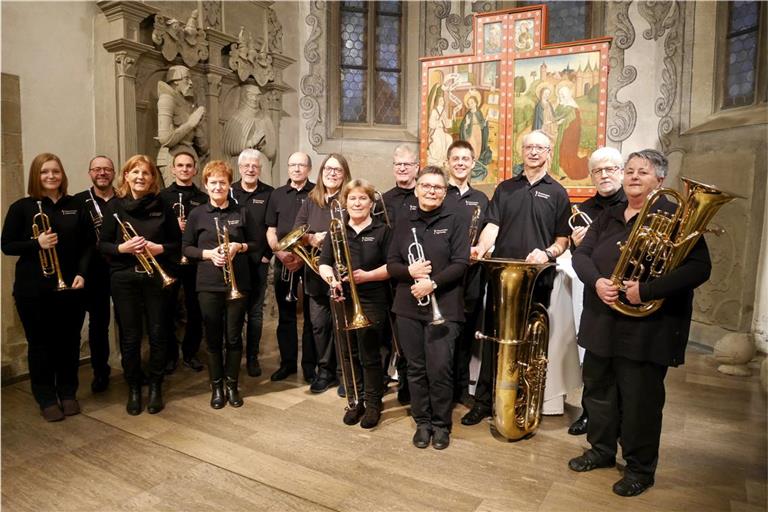 Der Posaunenchor Oppenweiler spielt seit 100 Jahren in der Jakobuskirche. Diesen Geburtstag feiert er nun. Fotos: privat