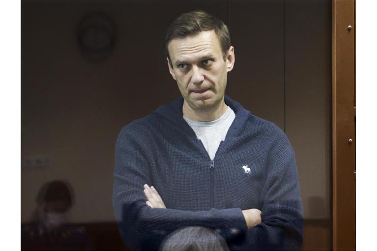 Der russische Oppositionspolitiker Alexej Nawalny während einer Anhörung vor dem Bezirksgericht Babuskinsky in Moskau. Foto: -/Babuskinsky District Court/AP/dpa