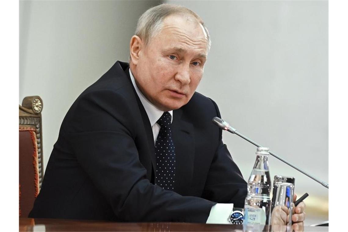 Putin erinnert an Zehntausende Corona-Tote in Russland Der russische Präsident Wladimir Putin. Foto: Yevgeny Biyatov/Pool Sputnik Kremlin/AP/dpa