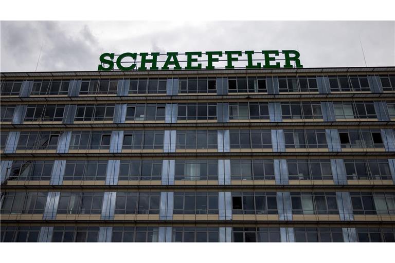 Der Schaeffler-Firmensitzin Herzogenaurach - das Unternehmen hat mit der Krise der Autoindustrie zu kämpfen (Archivfoto).