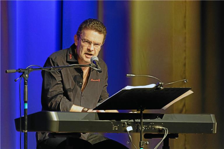 Der „singende Bürgermeister“ Christoph Jäger sieht sich in der Tradition der Liedermacher. Foto: Alexander Becher