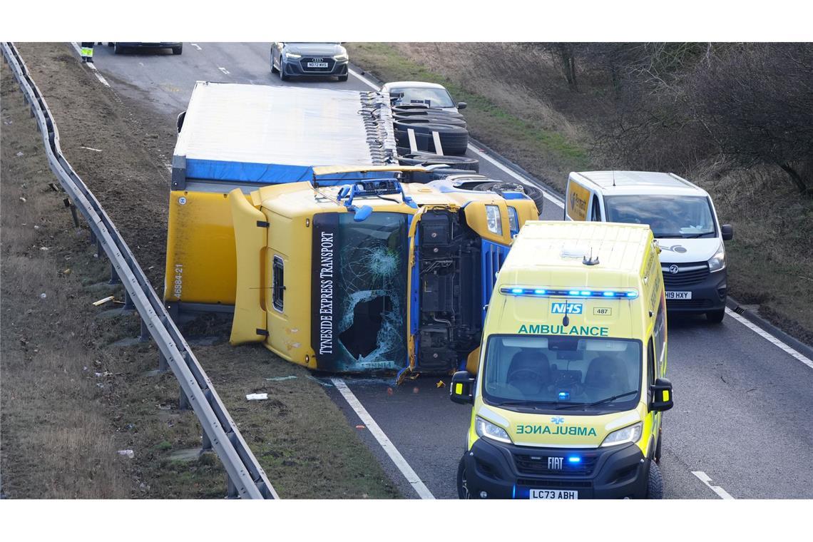 "Historisch": Sturm Éowyn wütet in Irland und Großbritannien Der Sturm führte auch im Straßenverkehr zu erheblichen Beeinträchtigungen.