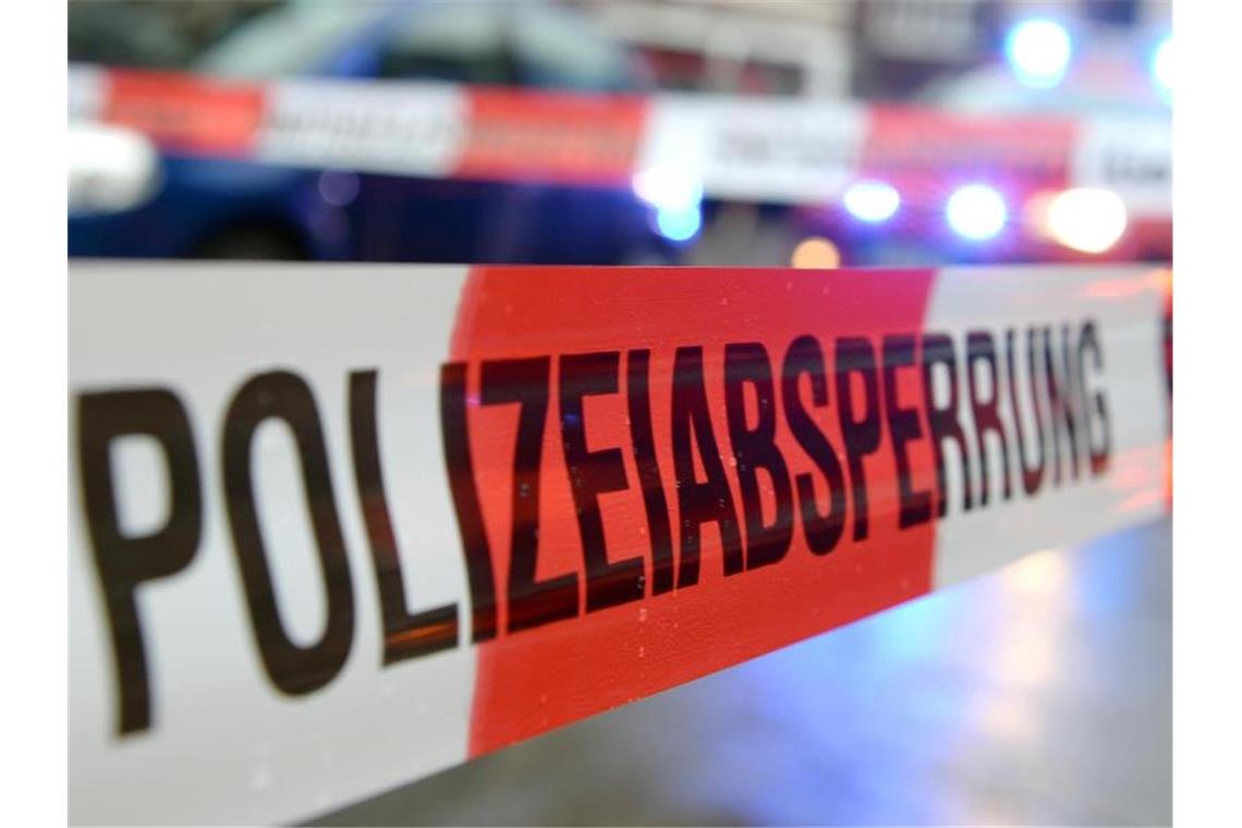 Mehrere Verletzte bei Auseinandersetzung in Ulm Der Tatort wurde großräumig abgesperrt. Laut der Polizei besteht keine Gefahr mehr für andere Menschen. Foto: Patrick Seeger/dpa/Symbolbild