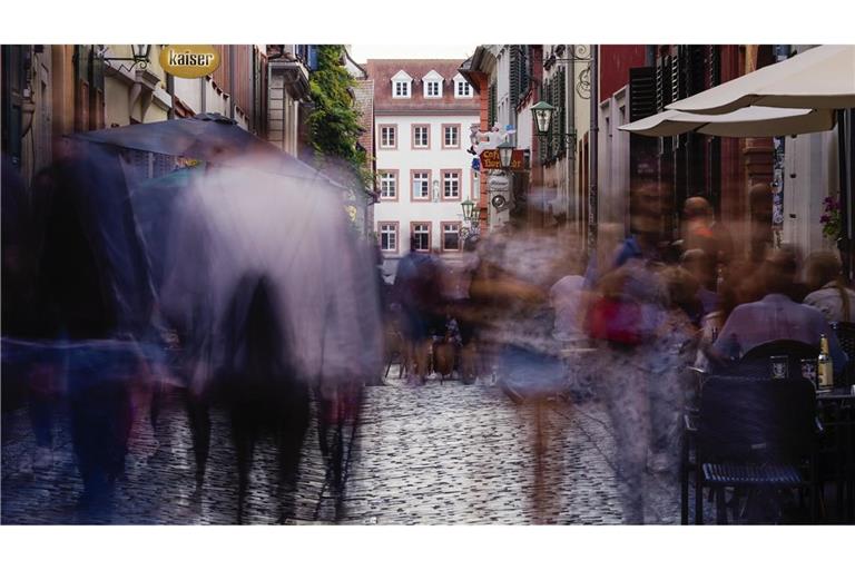 Der Tatverdächtige hatte sich nach der Veröffentlichung der bei der Tat angefertigten Bilder telefonisch bei der Polizei gemeldet und zugegeben, die gesuchte Person zu sein. (Symbolbild)