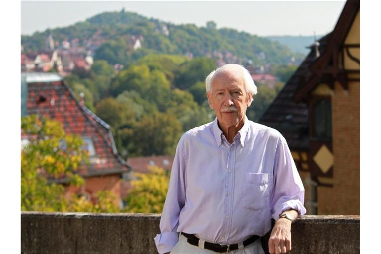 Der Tübinger Kulturwissenschaftler Hermann Bausinger in Tübingen. Foto: picture alliance / dpa/Archivbild