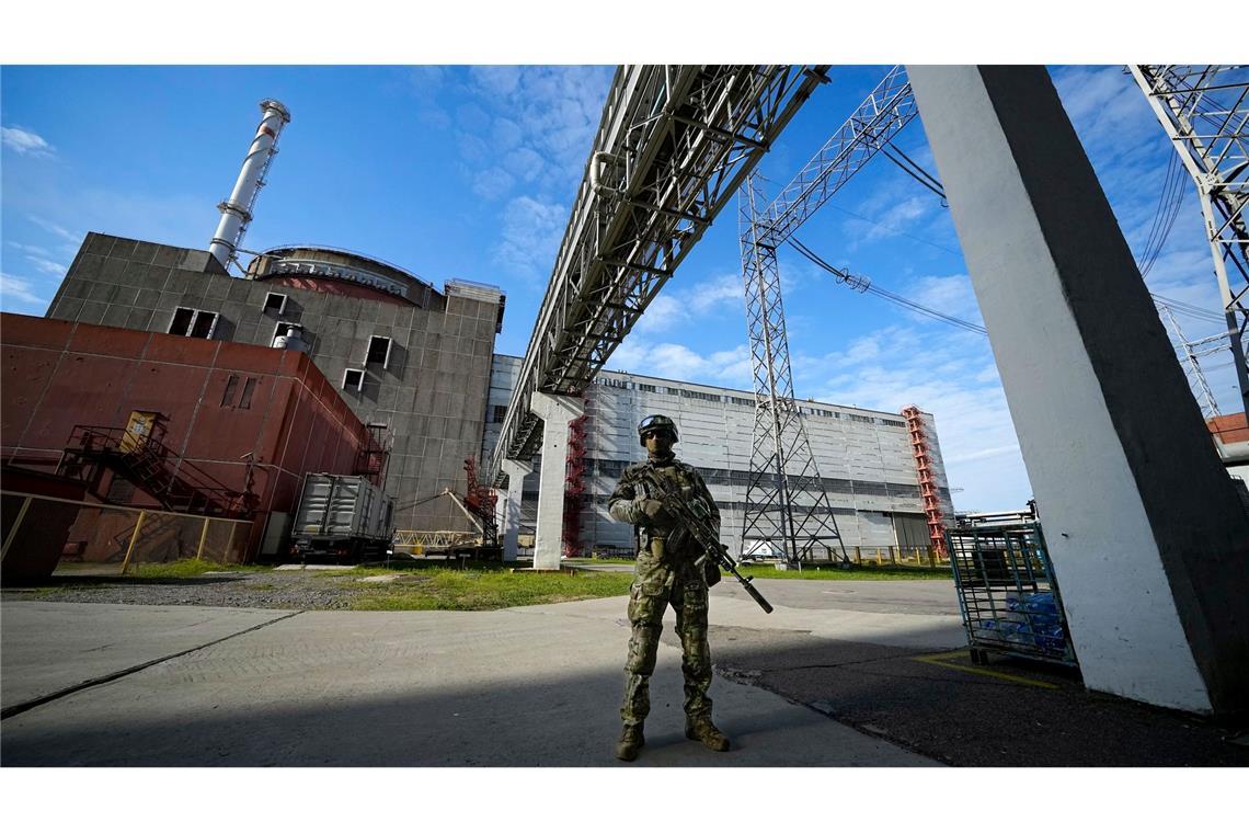 Der ukrainische Militärgeheimdienst hat einen Autobombenanschlag auf einen Sicherheitsmitarbeiter des AKW Saporischschja bestätigt. (Archivbild)