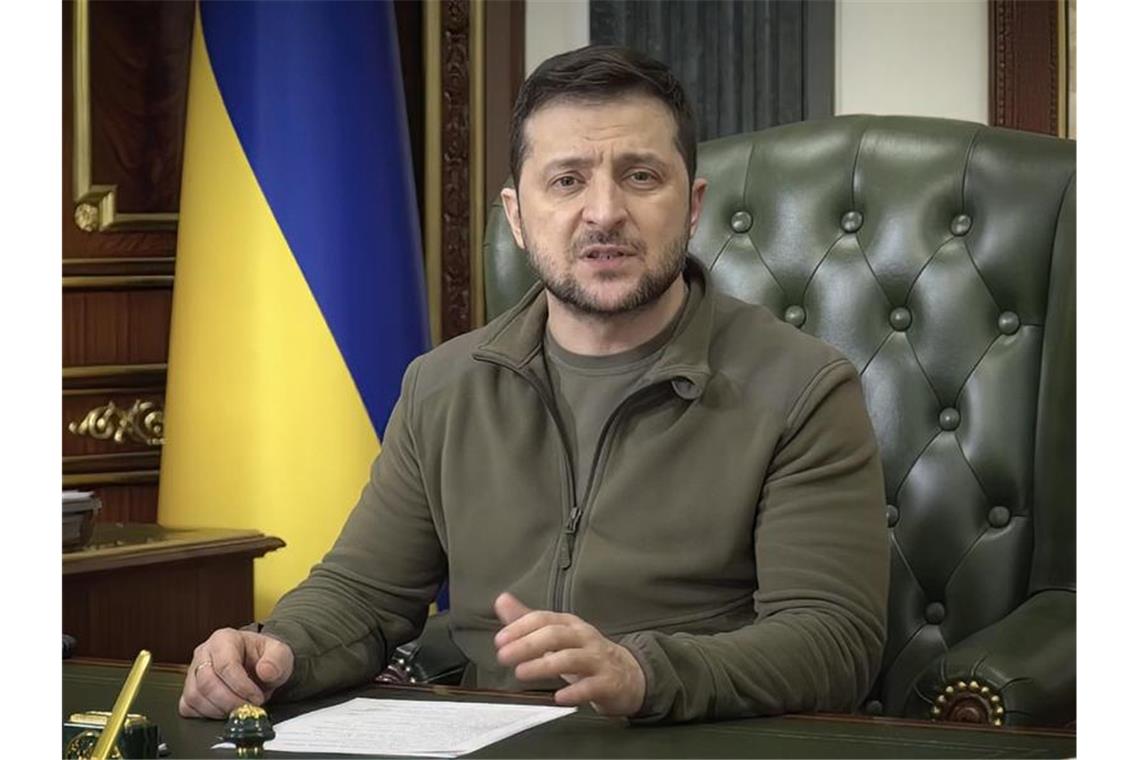 Ukrainischer Präsident verlangt mehr Hilfe von Deutschland Der ukrainische Präsident Wolodymyr Selenskyj wendet sich heute in einer Videoansprache an die Abgeordneten des Deutschen Bundestages. Foto: Uncredited/Ukrainisches Pressebüro des Präsidenten via AP/dpa