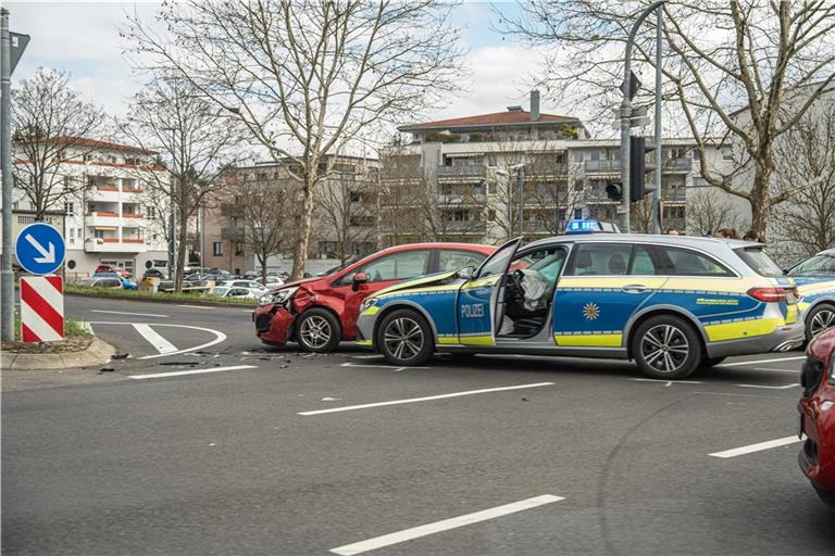 Der Unfall hat sich am Montagmittag im Kreuzungsbereich beim Hallenbad ereignet. Foto: 7aktuell.de/Simon Adomat 